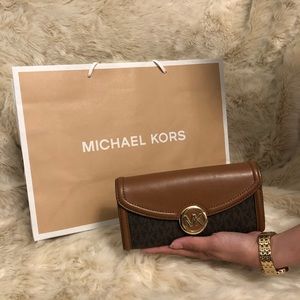 Michael Kors Fulton Large Flap Continental Wallet